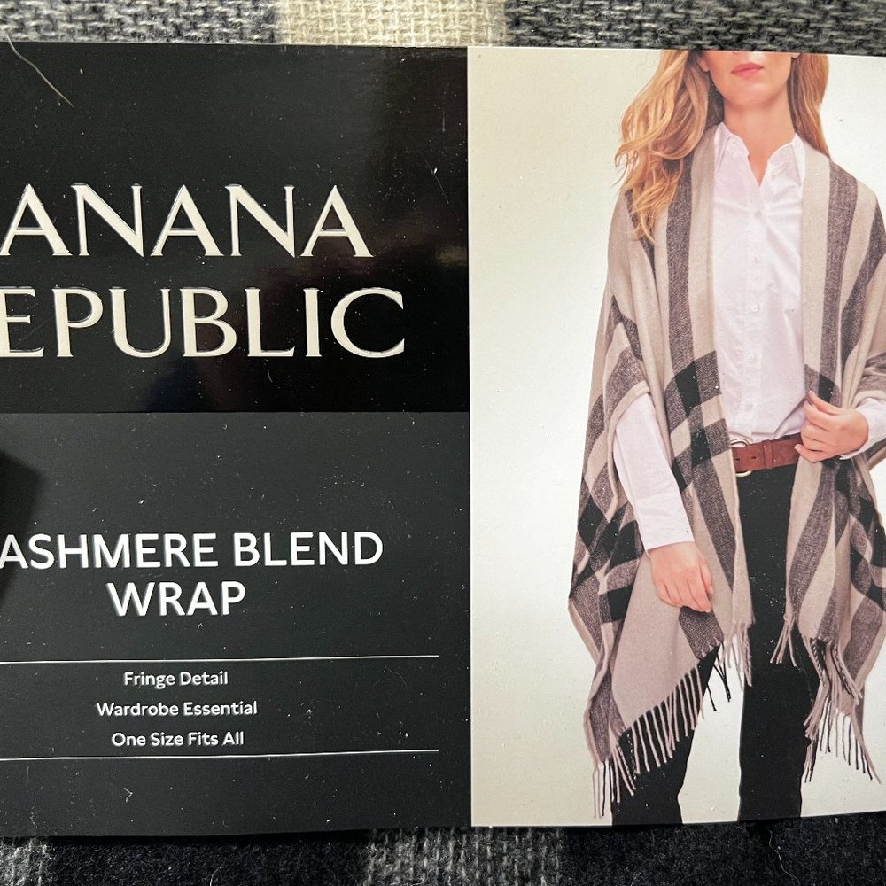 NWT Banana Republic Cashmere Blend Wrap Plaid Neutral Black Ivory